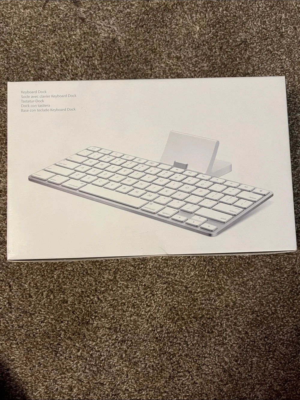 Apple iPad Keyboard Dock - White and Silver